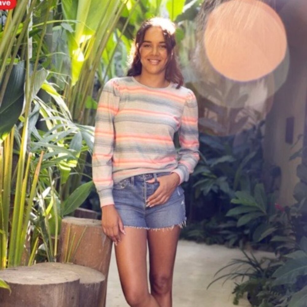 Carve Designs Naomi Sweatshirt in Sea Glass Lagos Size Large NWOT